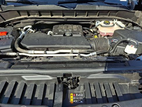 Used 2025 Chevrolet Silverado 1500 Custom AWD/4WD image 27