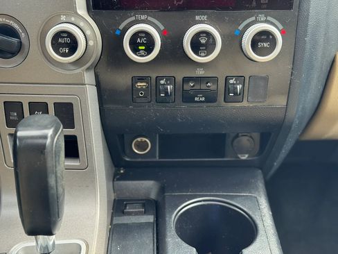 Used 2014 Toyota Sequoia SR5 w/ Premium Package image 28