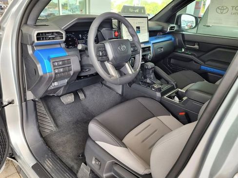 Used 2024 Toyota Tacoma TRD Off-Road image 17