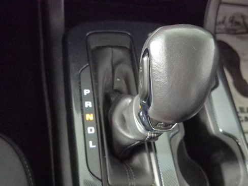 Used 2022 Chevrolet Colorado Z71 AWD/4WD image 17