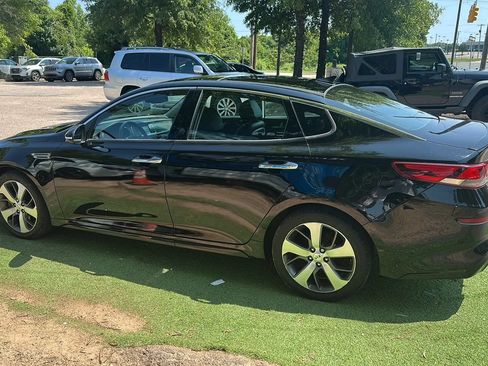 Used 2019 Kia Optima S w/ S Panoramic Sunroof Package FWD image 4