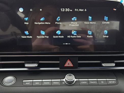 New 2026 Hyundai Elantra Limited image 17