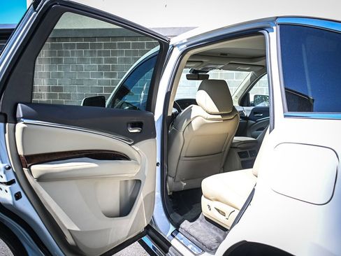 Used 2018 Acura MDX SH-AWD image 12