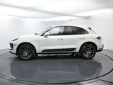 Certified 2024 Porsche Macan image 2