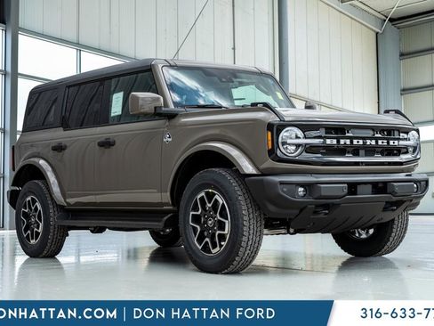 New 2026 Ford Bronco 4-Door AWD/4WD image 32