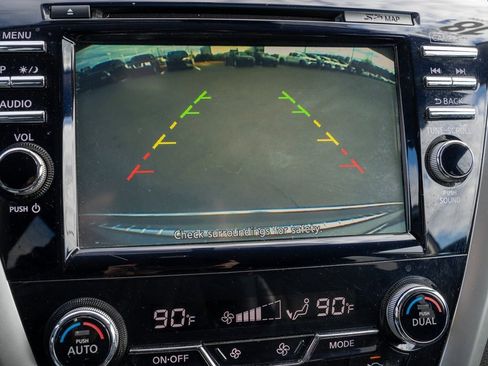 Used 2018 Nissan Murano SV image 14