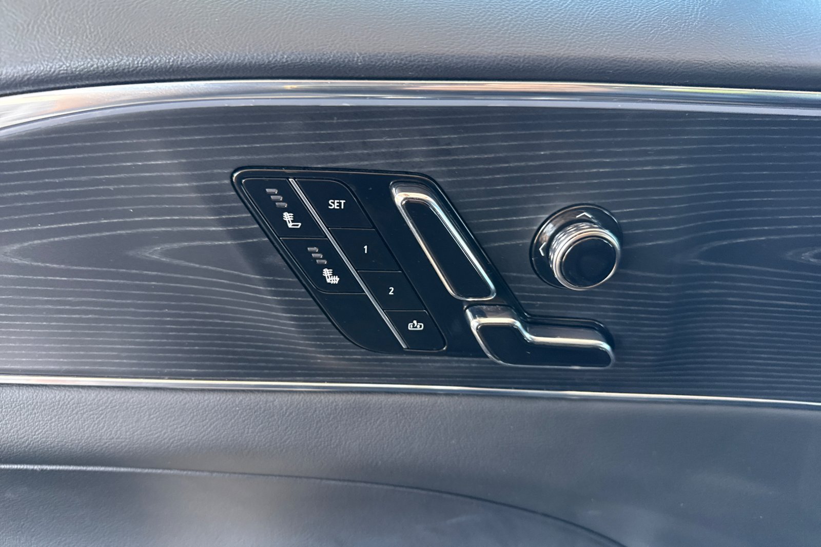 Used 2024 Cadillac Lyriq Luxury RWD image 19