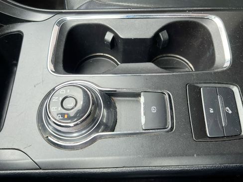 Used 2019 Ford Fusion Energi Titanium FWD image 32