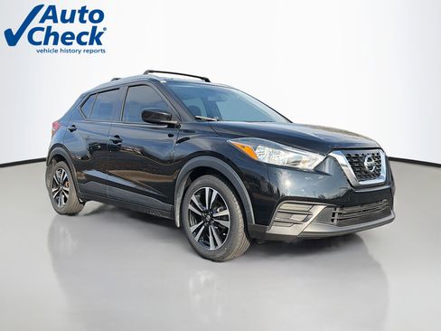 Used 2019 Nissan Kicks SV w/ Exterior Package FWD image 1