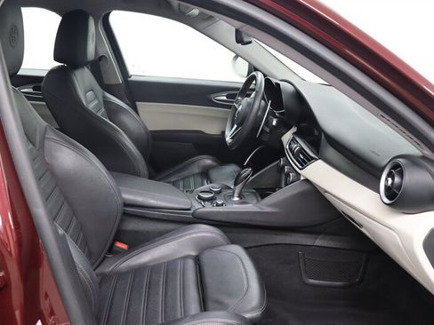 Used 2019 Alfa Romeo Giulia Ti Sport w/ Quick Order Package 22U Sport RWD image 24