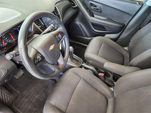 Used 2020 Chevrolet Trax LT image 14