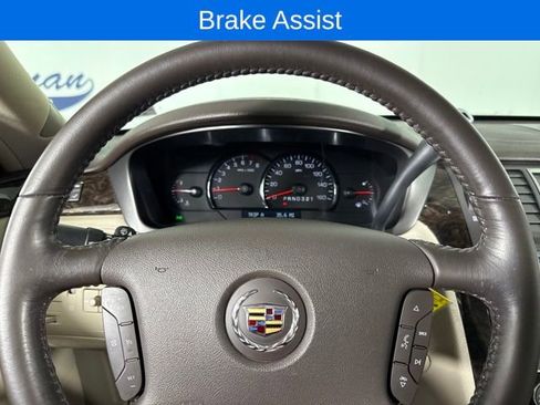 Used 2011 Cadillac DTS image 19