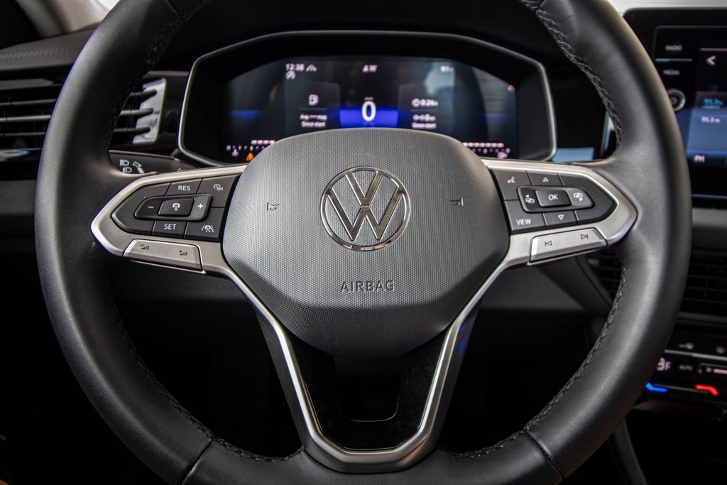 Certified 2026 Volkswagen Jetta SE FWD image 32