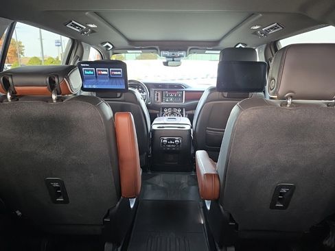 Used 2023 GMC Yukon Denali Ultimate image 9