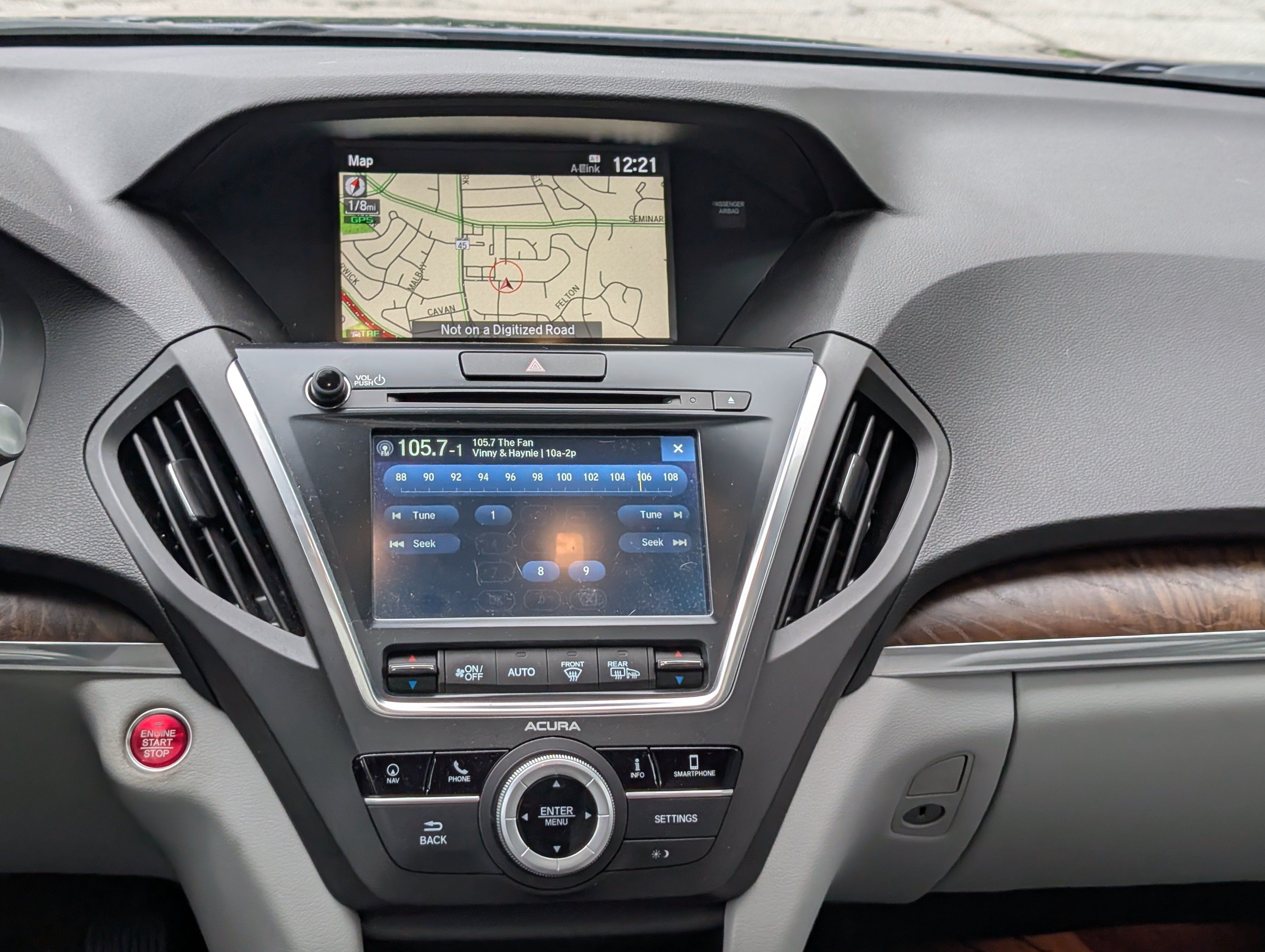 Used 2020 Acura MDX w/ Technology Package AWD/4WD image 18