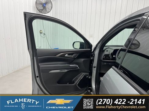 Used 2026 Chevrolet Traverse High Country w/ LPO, Floor Liner Package AWD/4WD image 8