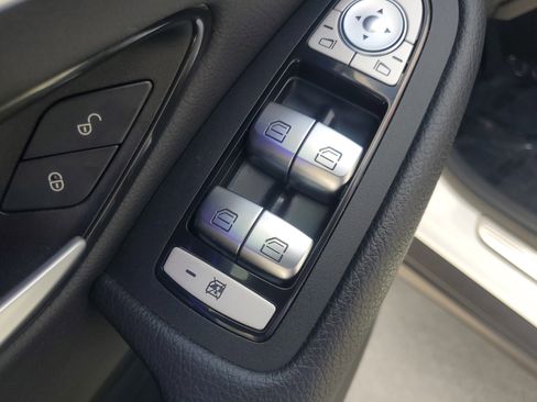 Used 2022 Mercedes-Benz GLC 300 image 23