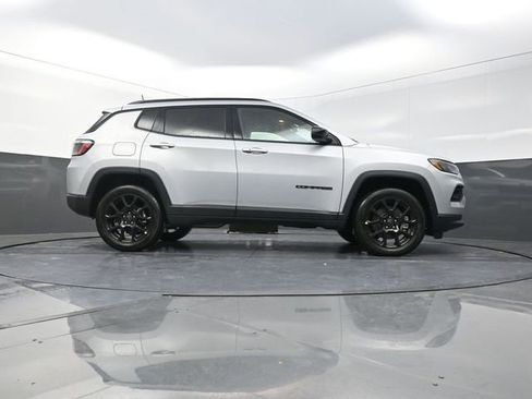 New 2026 Jeep Compass Latitude image 27