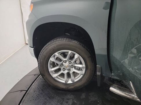 Used 2025 Chevrolet Silverado 1500 LT w/ Convenience Package II image 29