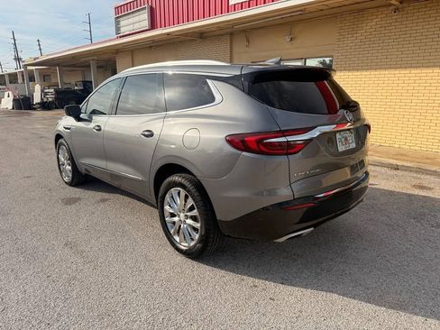Used 2020 Buick Enclave Essence FWD image 3