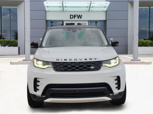 Certified 2025 Land Rover Discovery Dynamic SE image 2