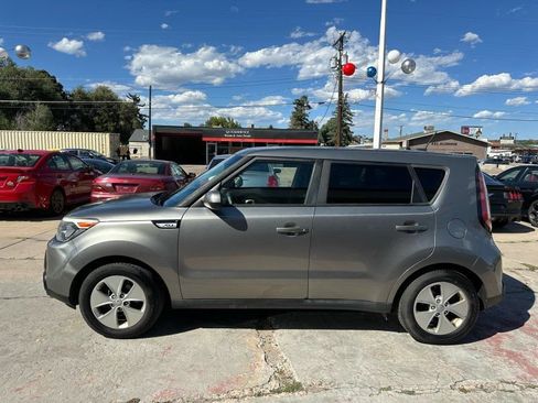 Used 2015 Kia Soul FWD image 4
