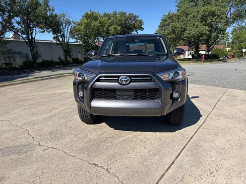 Used 2022 Toyota 4Runner SR5 Premium w/ Moonroof Package AWD/4WD image 14