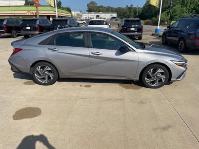 Used 2025 Hyundai Elantra Sport w/ Cargo Package