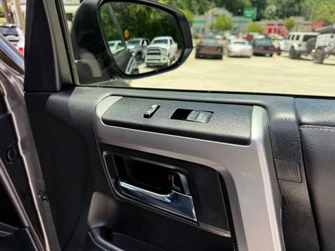 Used 2020 Toyota 4Runner SR5 Premium w/ Moonroof Package AWD/4WD image 84