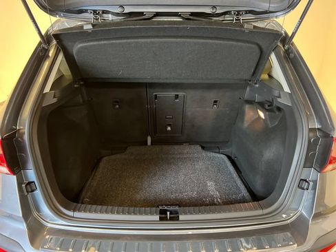 Certified 2022 Volkswagen Taos SE FWD image 5