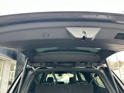 Certified 2025 Chevrolet Suburban Premier image 57