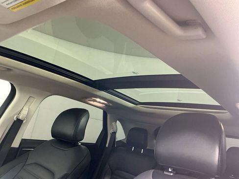 Used 2018 Ford Edge SEL w/ Equipment Group 201A image 24