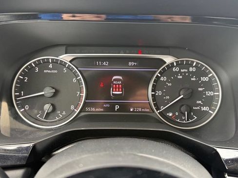 Used 2025 Nissan Pathfinder SL AWD/4WD image 27