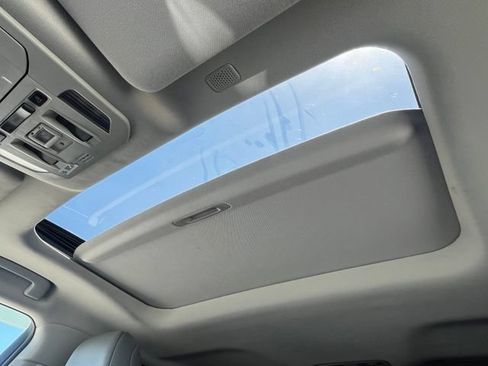 Used 2020 Toyota Highlander XLE FWD image 43