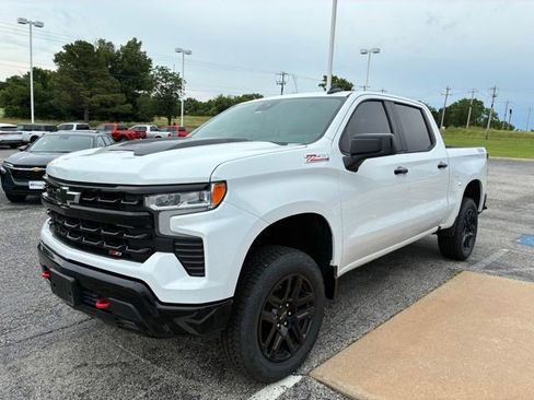 Used 2024 Chevrolet Silverado 1500 LT Trail Boss w/ Protection Package AWD/4WD image 7