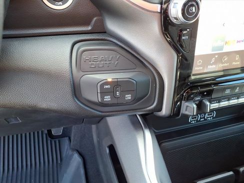 New 2026 RAM 2500 Big Horn AWD/4WD image 15
