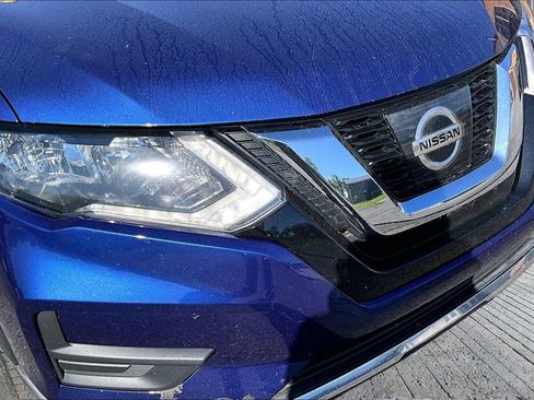 Used 2017 Nissan Rogue SV w/ SV Premium Package AWD/4WD image 27