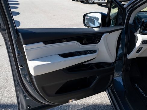 Used 2026 Honda Odyssey Elite image 16