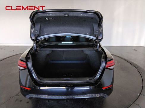 Used 2022 Nissan Sentra SV w/ All-Weather Package image 9