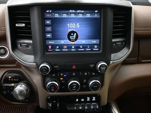 Used 2019 RAM 1500 Laramie AWD/4WD image 3