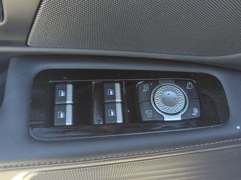 Used 2024 Lincoln Nautilus Premier w/ Jet Appearance Package image 10