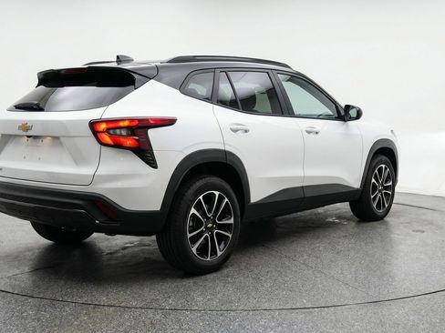 Used 2025 Chevrolet TrailBlazer LT FWD image 9