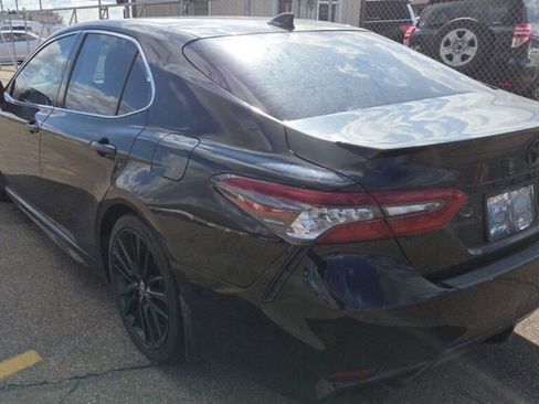 Used 2022 Toyota Camry XSE image 3