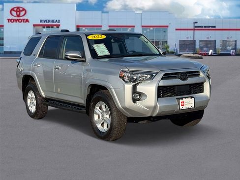 Certified 2022 Toyota 4Runner SR5 Premium image 2