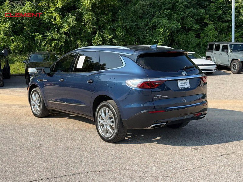 Used 2023 Buick Enclave Essence w/ Experience Buick Package FWD image 3