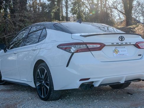 Used 2020 Toyota Camry XSE w/ Navigation Package FWD image 3