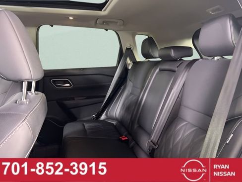 Certified 2025 Nissan Rogue Platinum w/ Tech Package image 29