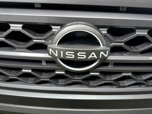 Used 2024 Nissan Frontier SV w/ SV Convenience Package image 9