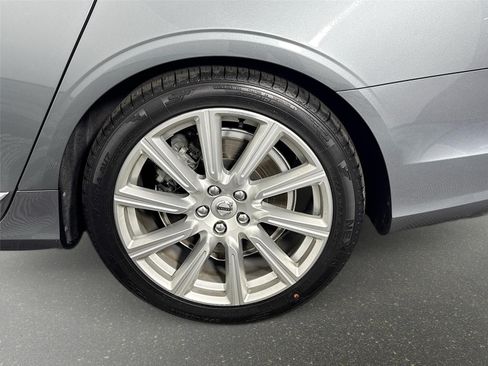 Used 2017 Volvo S90 T6 Inscription w/ Vision Package AWD/4WD image 32