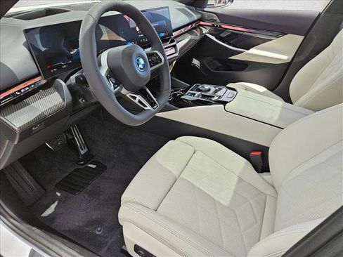 New 2027 BMW i5 eDrive40 w/ M Sport Package RWD image 9